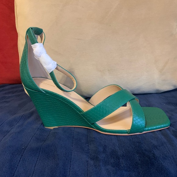 Shoes for a Cruise! - Picture 2 of 4